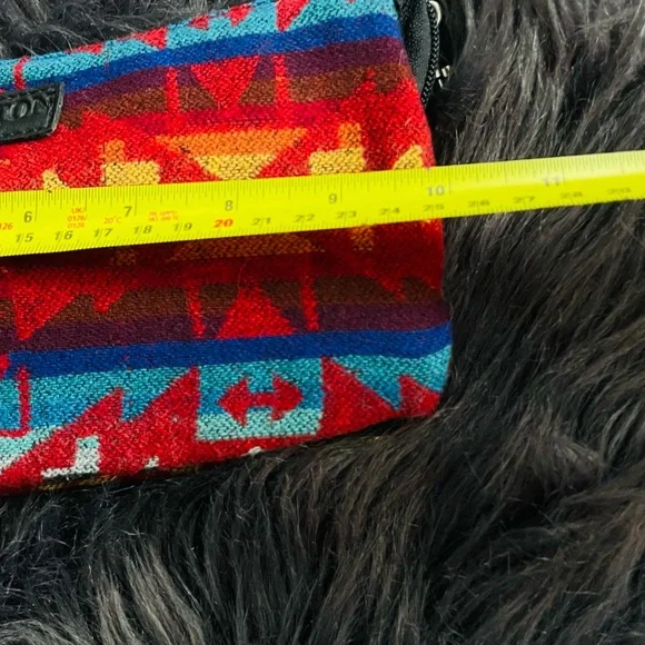 Pendleton Women's Red and Blue Patterned Bag - Picture 4 of 6